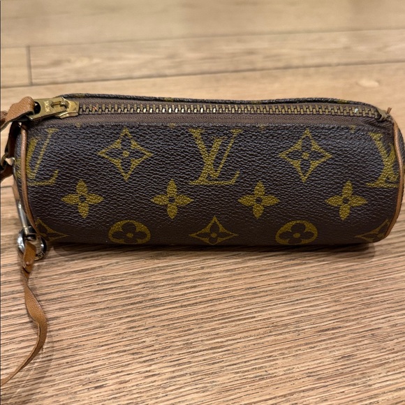 Louis Vuitton Handbags - Louis Vuitton Monogram Brown Cylinder Wristlet